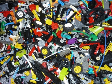 1 kg LEGO TECHNIC ca. 900 parts