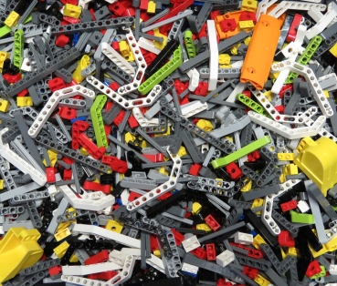 1 kg LEGO TECHNIC ca. 900 parts New