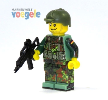 Custom Figure German Bundeswehr Soldier with Gun made of LEGO R1/R7/F10