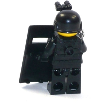 Custom Figure SWAT soldier with CombatBrick weapen and much accessories made of LEGO bricks