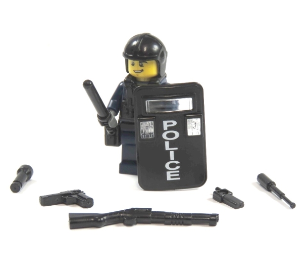 Polizist aus LEGO® Teilen und Custom Zubehör Waffe Weste Police Schild mit Licht